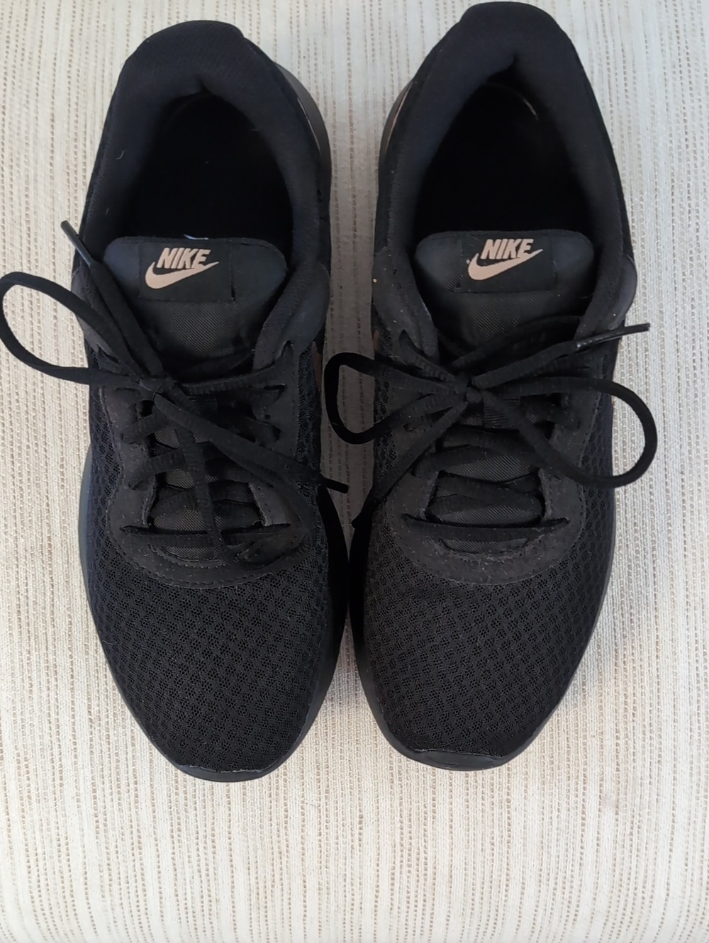 NIKE Tanjun Women's Running Shoes Athletic Sneakers 9 - Picture 6 of 9